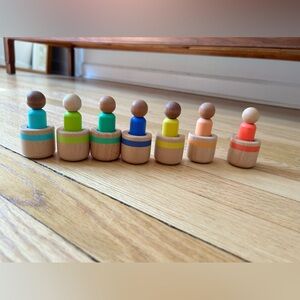 Lovevery Post & Play Peg People